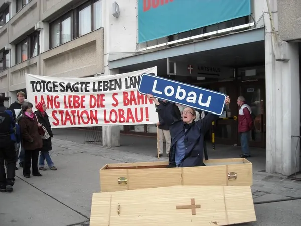 Totgesagte leben länger - Lang lebe die S-Bahn Station Lobau, Foto 4