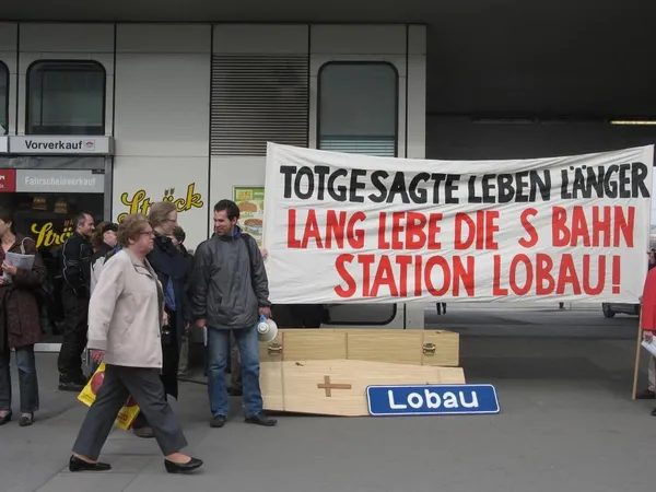 Totgesagte leben länger - Lang lebe die S-Bahn Station Lobau, Foto 6