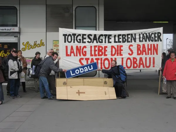 Totgesagte leben länger - Lang lebe die S-Bahn Station Lobau, Foto 7