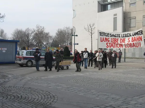 Totgesagte leben länger - Lang lebe die S-Bahn Station Lobau, Foto 31
