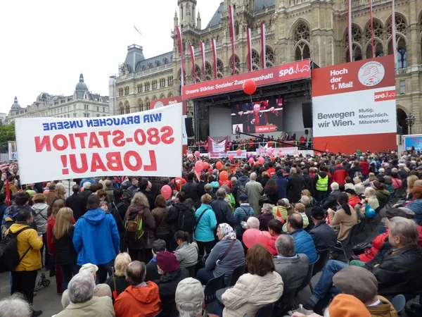 Aktion beim SPÖ-Maiaufmarsch, Foto 4